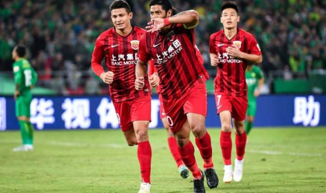  曼城客场两球战胜热刺继续领跑积分榜