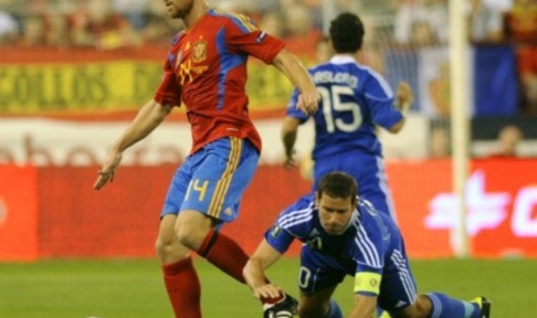  恩波利主场力克莱切，斯托扬双响炮助球队逃离降级区