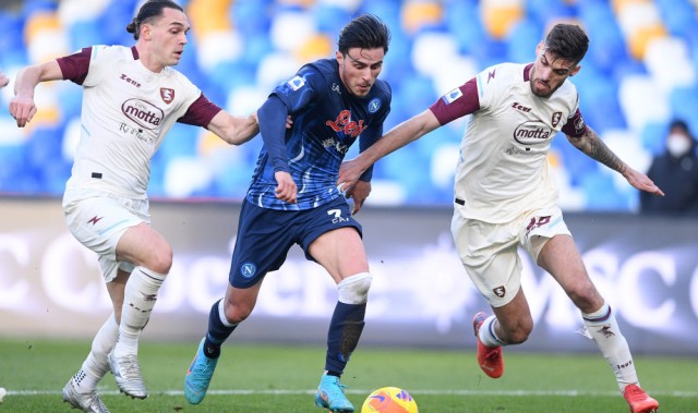  萨勒尼塔纳惊险保级，意甲保级大战悬念持续升温