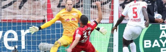  德甲新军圣保利主场首秀爆冷取胜  