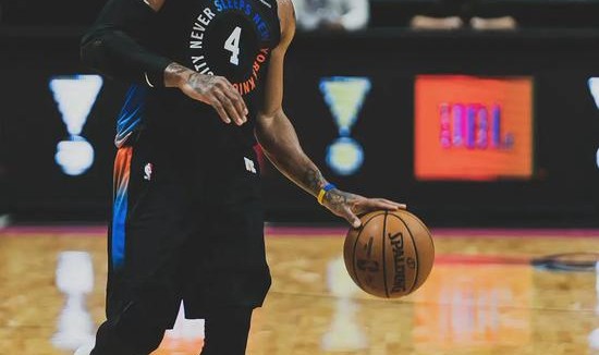  巴特勒三双热火加时险胜尼克斯  