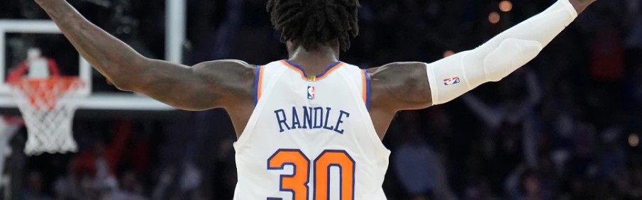  巴特勒关键球热火险胜尼克斯  