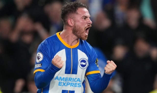  曼联争议红牌引热议，B费染红离场球队惨遭绝杀  