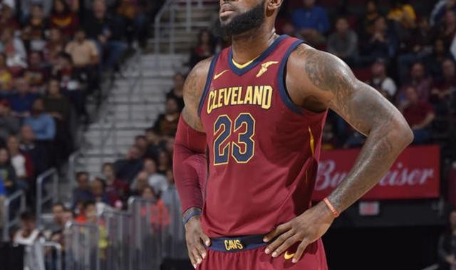  湖人逆转勇士拿下关键圣诞大战胜利  