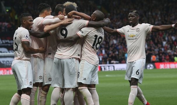  阿森纳主场憾平曼联双方门将神勇扑救保平局