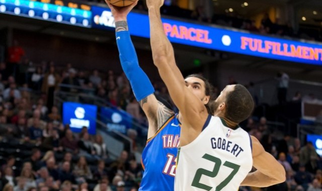  戈贝尔18篮板爵士力克魔术  