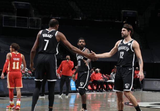  特雷杨52分老鹰加时胜黄蜂  