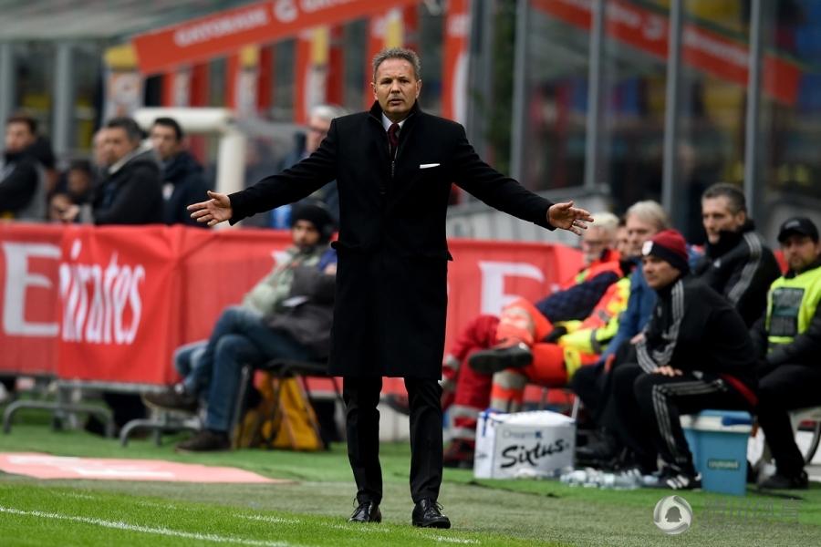  拉齐奥球迷冲突遭处罚，主场空场两场代价沉重  