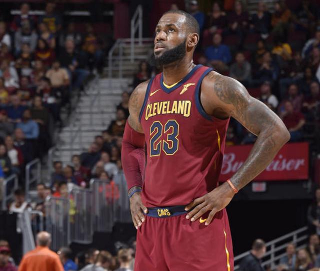  湖人逆转勇士拿下关键圣诞大战胜利  